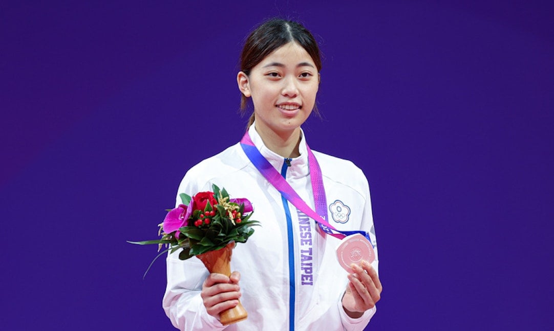 羅嘉翎在杭州亞運跆拳道女子57公斤級獲得銀牌。