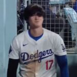 （影）MLB／「換代打」瞬間變臉、險遭爆頭！大谷翔平場邊花絮全被記錄