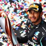 從F1賽車到時尚圈！「車神」Lewis Hamilton轉戰法拉利車隊