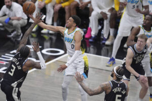 NBA／哈利伯頓逆轉準絕殺！溜馬延長賽大翻盤順利淘汰公鹿