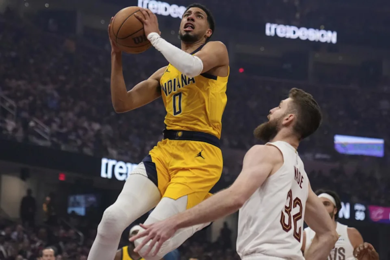 NBA／溜馬下剋上放倒騎士！ 全場19顆三分季後賽搶得領先