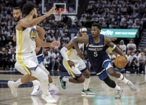 NBA／少了柯瑞遭狼群圍攻 勇士不敵灰狼攻勢系列賽1比1平手