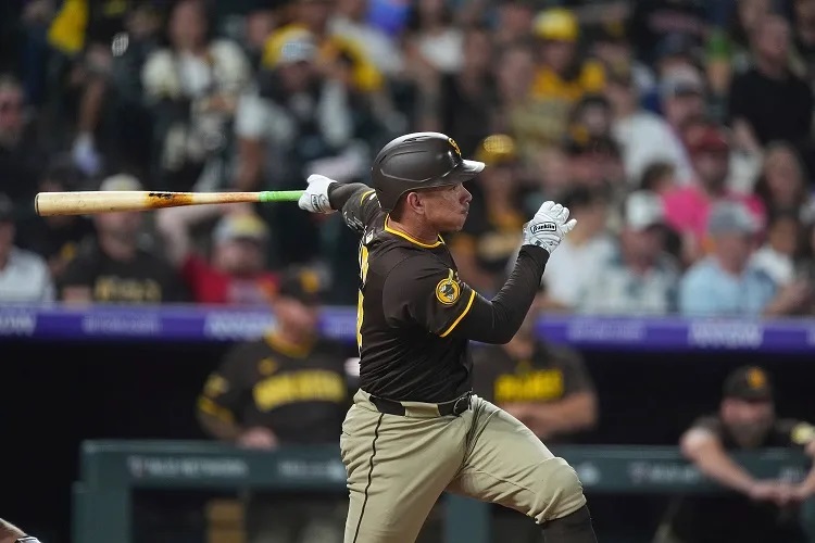 MLB／Fermin再見安打！教士險勝釀酒人 連兩年驚險挺進季後賽